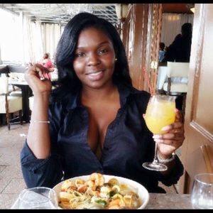 Meet your Posher, Ebony